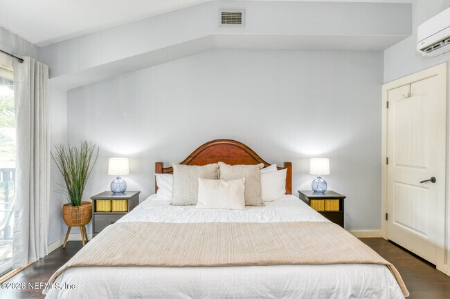Foto del edificio - 955 Registry Blvd