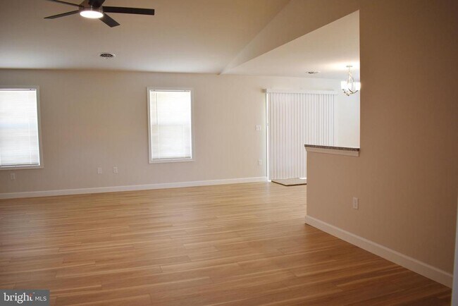 Building Photo - 1471 Treeline Dr