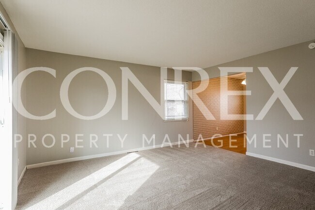 Building Photo - 3 bedroom raised ranch in Independence, MO!