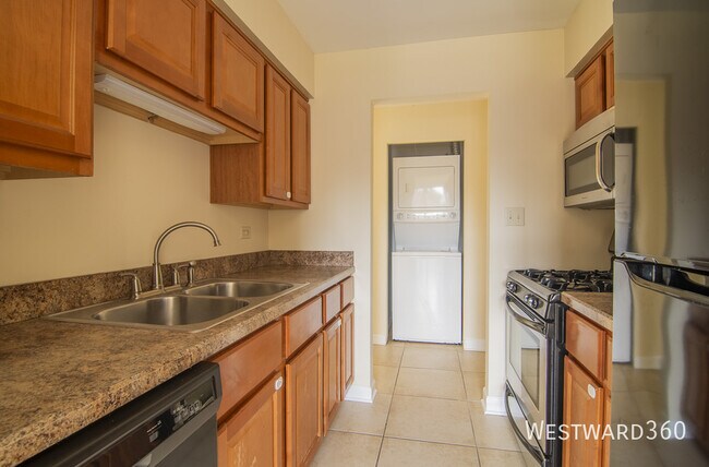 Foto del edificio - 5720 W 128th St