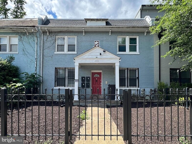 Foto principal - 1652 West Virginia Ave NE