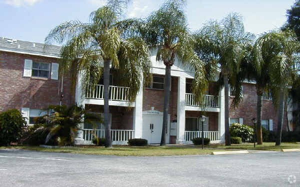 Primary Photo - Williamsburg Ford Manor Apartments