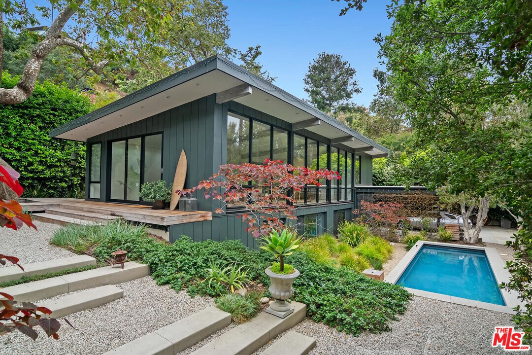 Foto principal - 431 W Rustic Rd