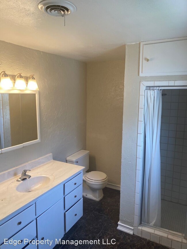 Building Photo - 3 br, 2 bath House - 4216 King
