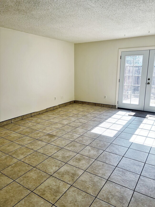Building Photo - 2308 Eric Way
