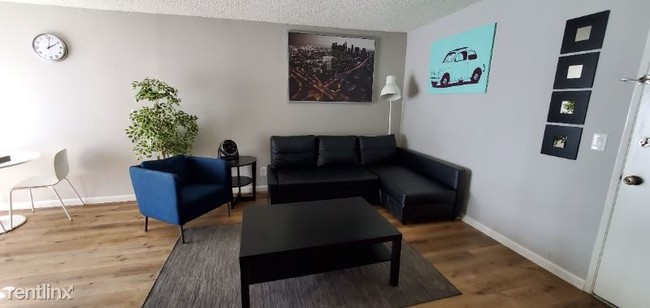 Foto del edificio - 12221 Oxnard St