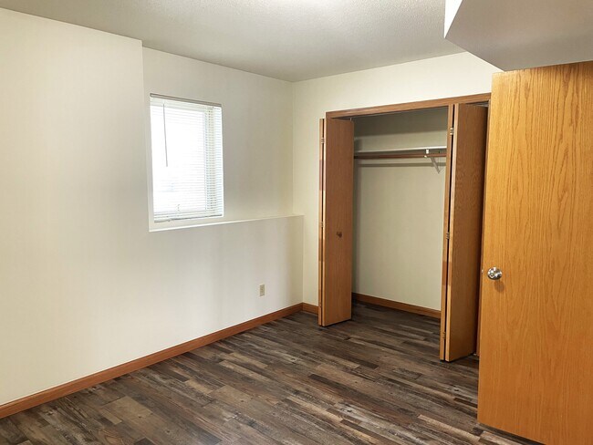 third bedroom - 803 Western Ave
