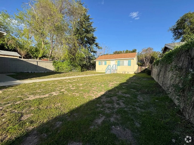 Building Photo - 2838 El Nido Dr