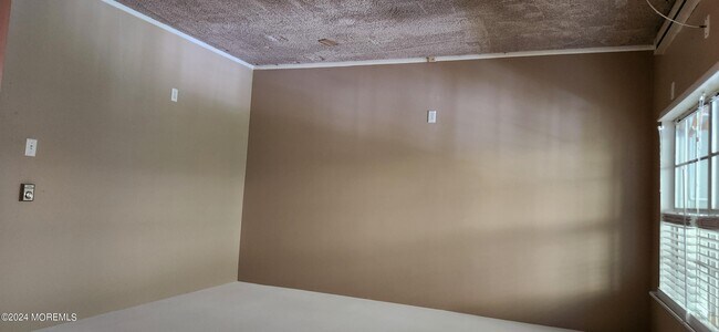 Building Photo - 1034B Aberdeen Dr