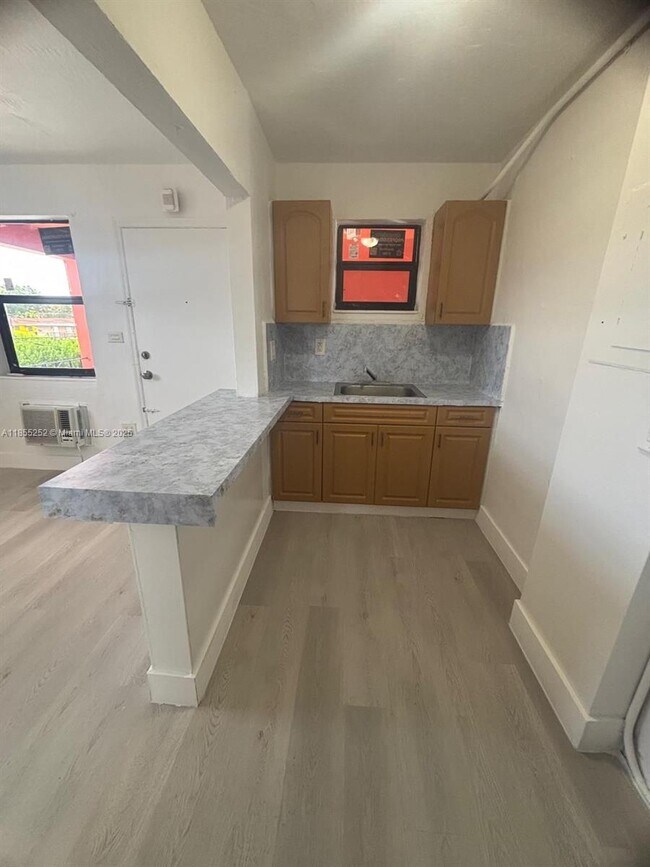 Foto del edificio - 220 SW 18th Ave
