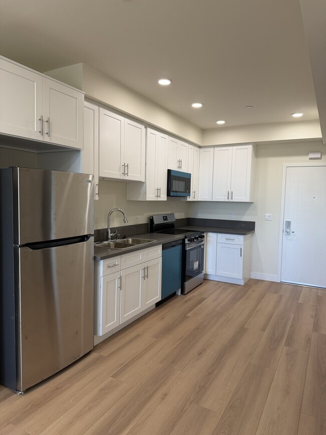 Building Photo - 14535 Weddington St