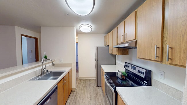 Interior Photo - Crown Pointe