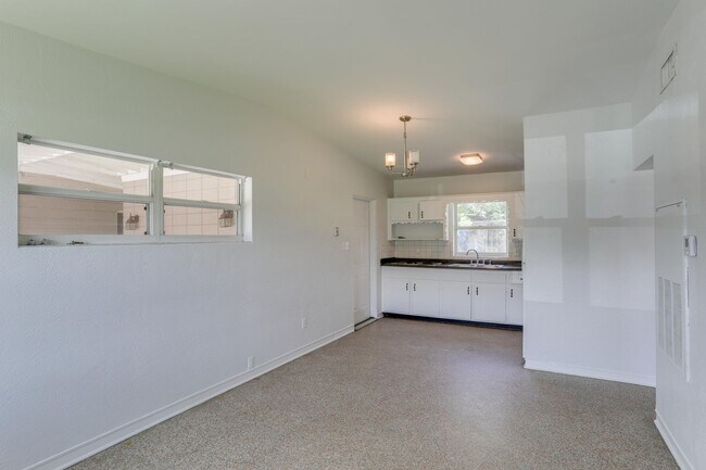 Building Photo - 6408 Calypso Dr