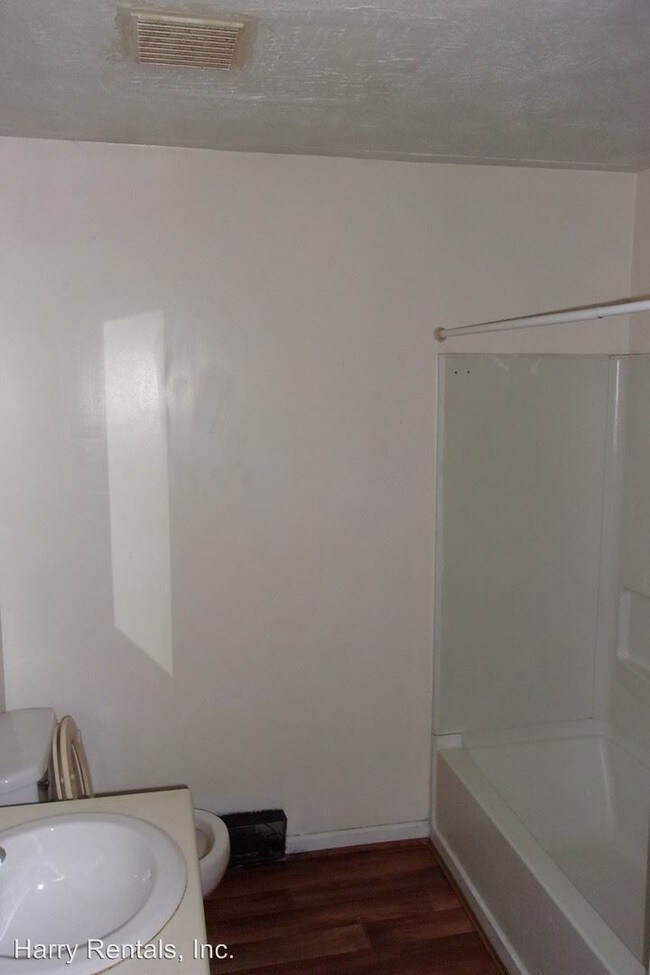 Building Photo - 310 Steeles Ln