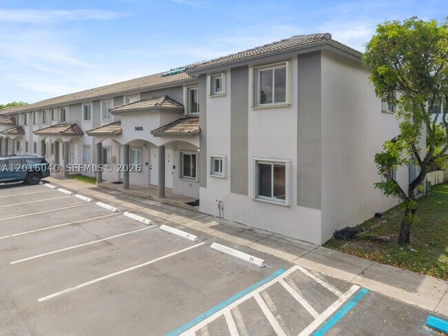 Building Photo - 5605 NW 109th Ave