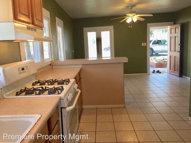 Foto del edificio - 2 br, 1 bath House - 529 South Broadway