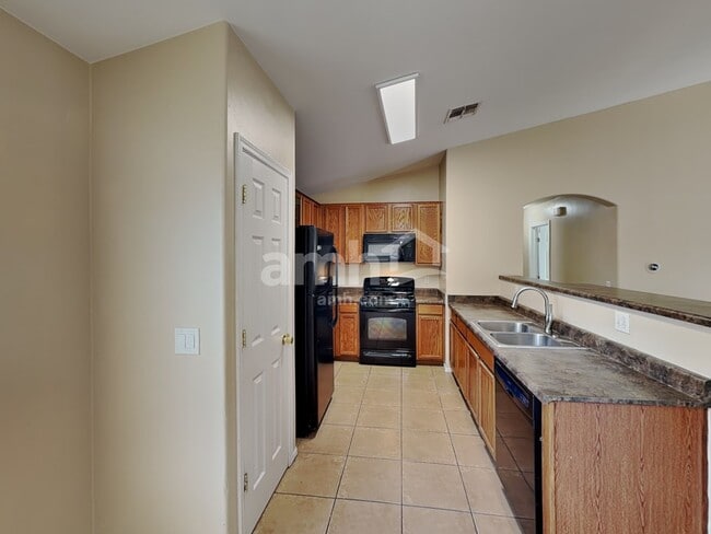 Building Photo - 11488 W Anasazi Passage St