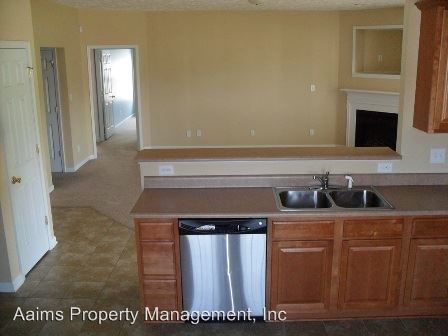Building Photo - 3066 Candlelight Dr
