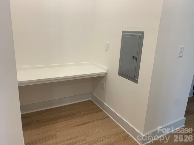 Building Photo - 3515 Markland Dr