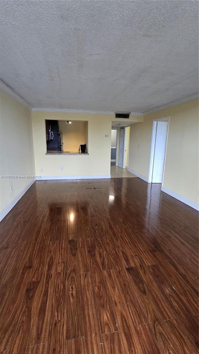 Foto del edificio - 496 NW 165th St