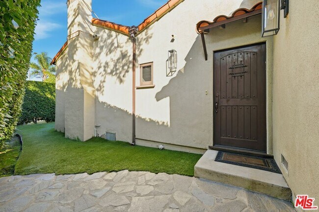 Foto del edificio - 5995 Saturn St