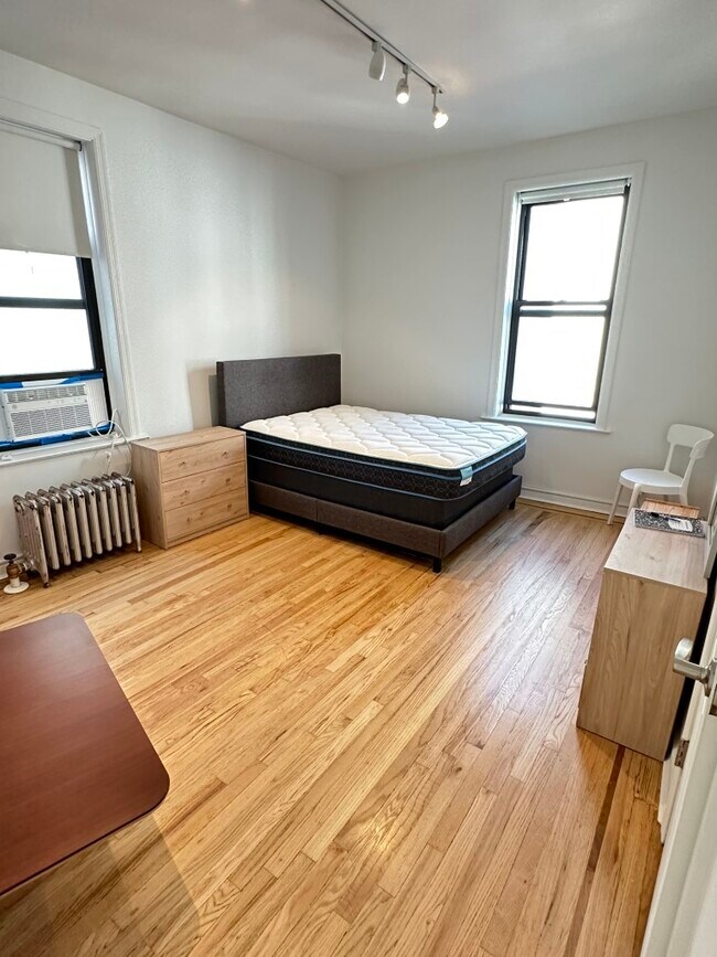 Building Photo - 4142 42nd St