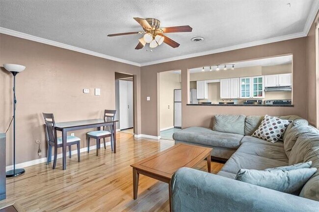 Foto del edificio - 5523 Ellsworth Ave