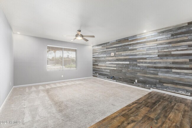 Building Photo - 1340 E Garnet Cir