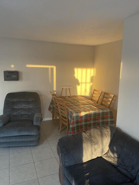 Foto del edificio - 133 S Clairmont Ave