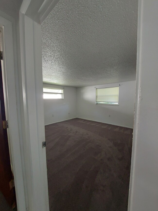 Bed - 5117 Beacon Hill Dr