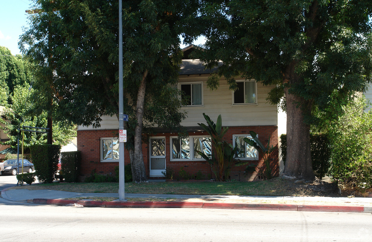 Building Photo - 6258 Whitsett Ave