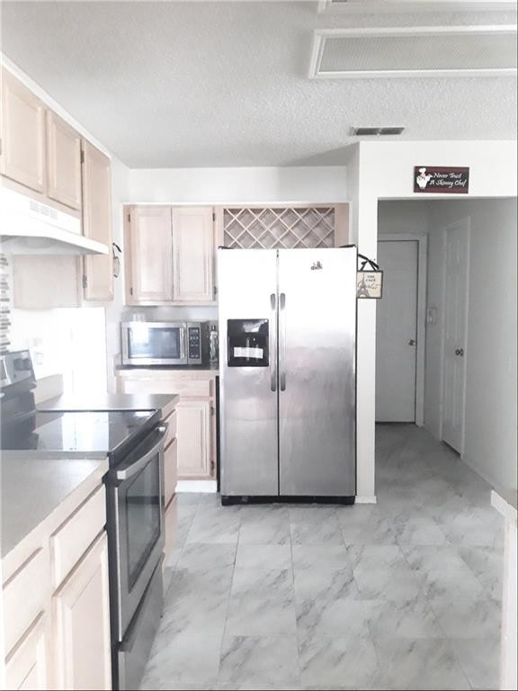 Foto del edificio - 7500 Hawkwood Trail