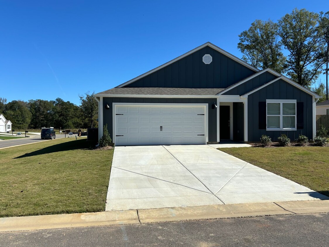 Foto principal - McCalla Trace Newly Constructed 4 BR/ 2 Ba...