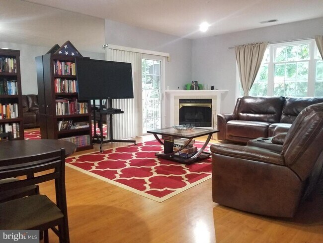 Foto del edificio - 7712 Haynes Point Way