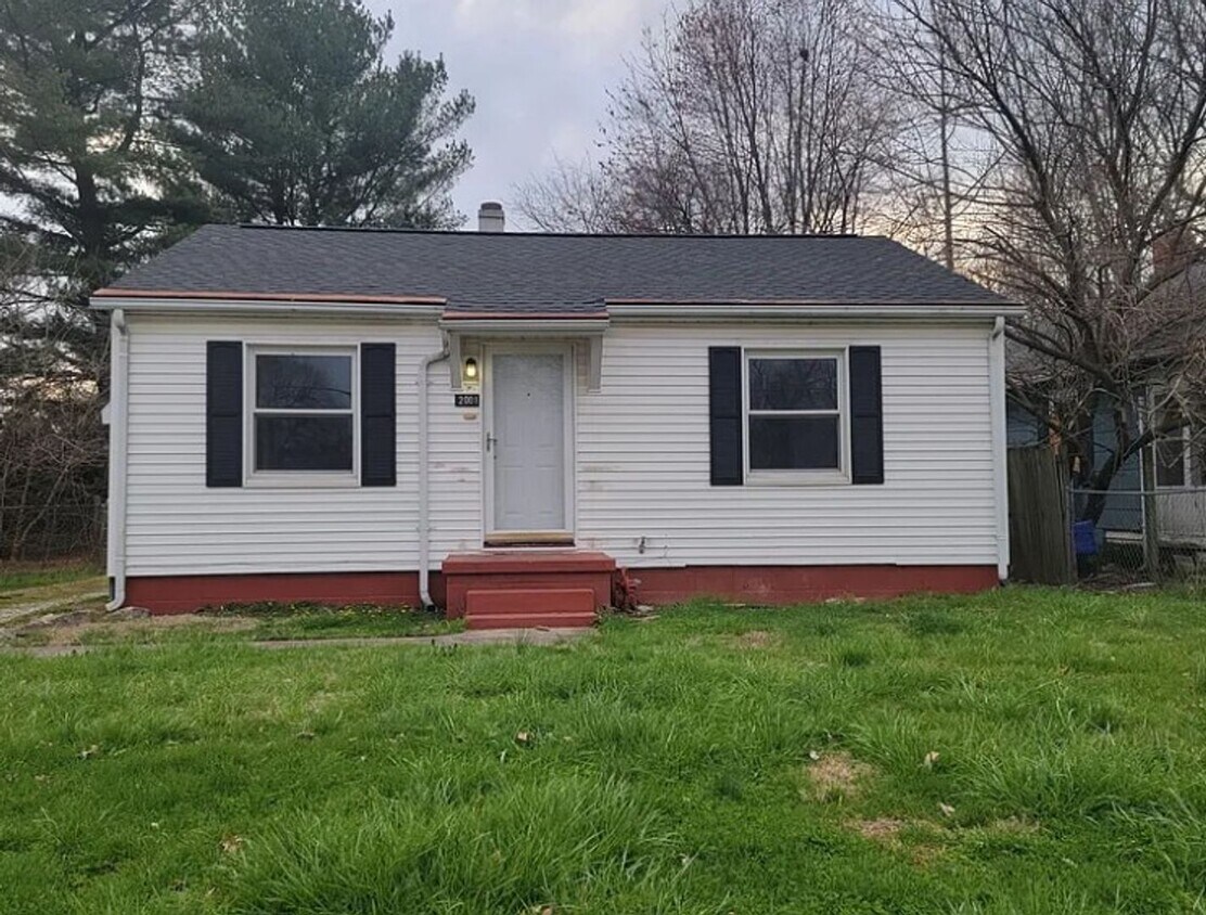 Foto principal - 2001 Lodge Ave