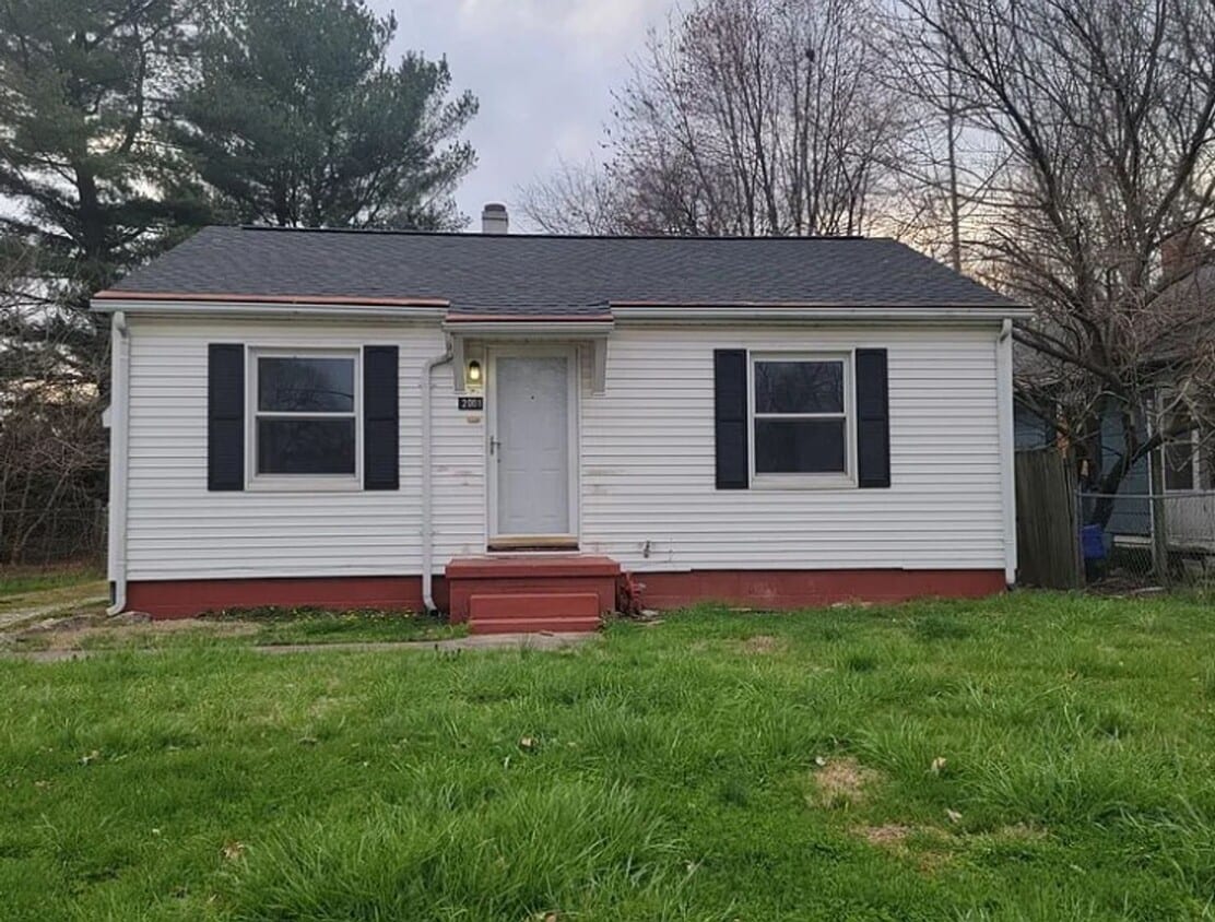Primary Photo - 2001 Lodge Ave