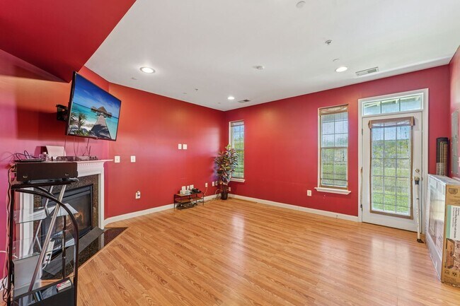 Building Photo - 4229 Talmadge Cir