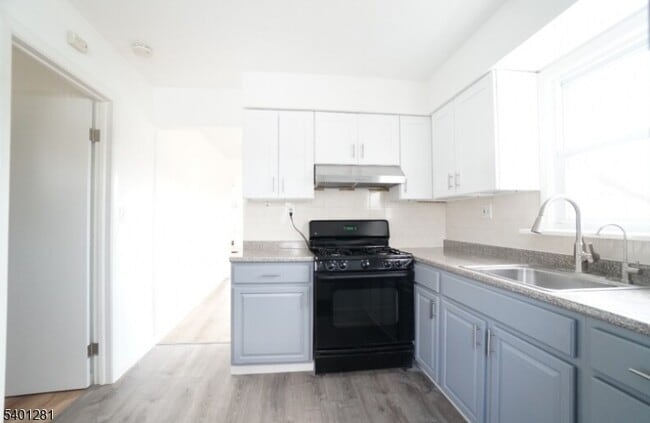 Building Photo - 273 Hoover Ave