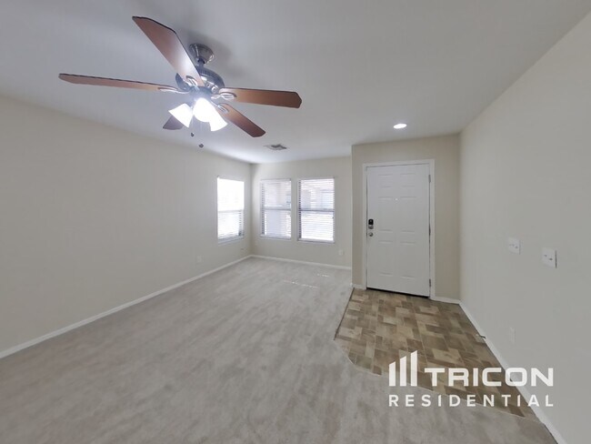 Foto del edificio - 6320 W Sophie Ln