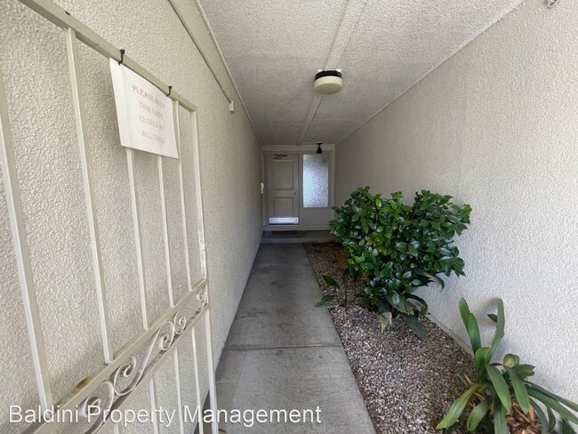 Building Photo - 3 br, 1.5 bath House - 2360 Greendale Drive