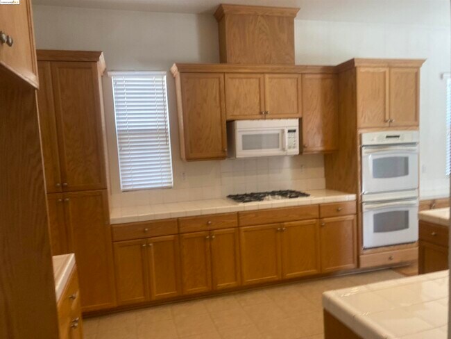 Foto del edificio - 5568 Plumbridge Way