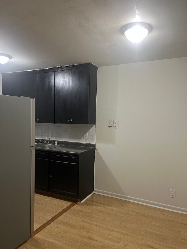 Foto del edificio - 550 Harding Pl