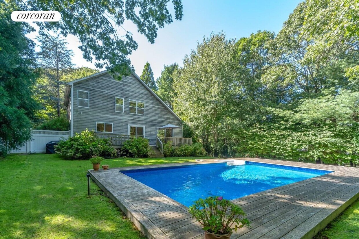 Primary Photo - 15 Country Ln