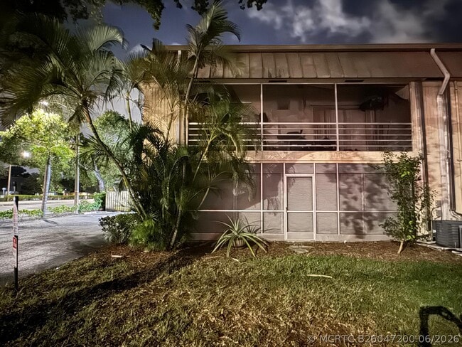 Building Photo - 10821 N Military Trl