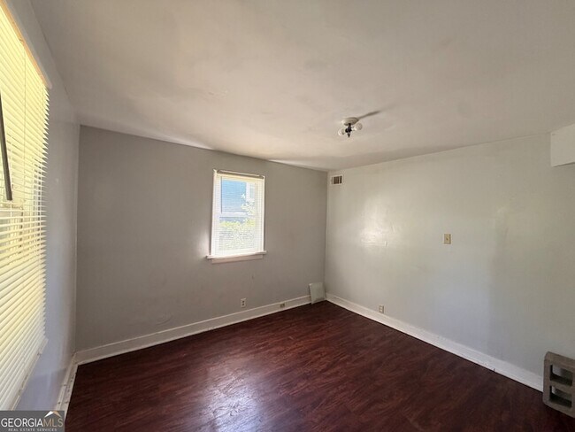 Foto del edificio - 2203 Tiger Flowers Dr NW