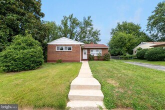Building Photo - 5922 Charnwood Rd