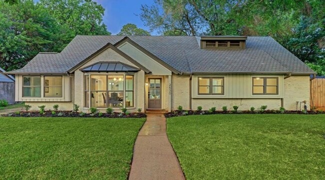 Building Photo - 2630 Bandelier Dr