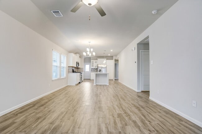 Building Photo - 6823 Escondido Dr