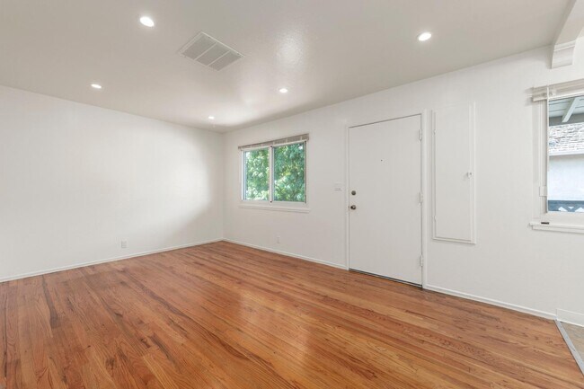 Building Photo - 4224 Cheeney St