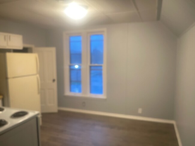 Building Photo - 901 W Beardsley Ave
